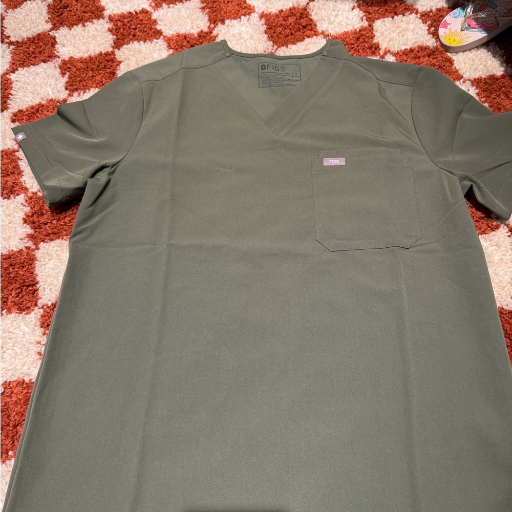 Figs Spruce Green Scrub Top - Picture 3 of 4